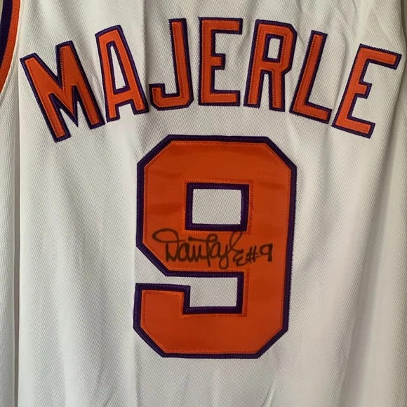 Dan Majerle
signed Phoenix Suns Reebok
Authentic jersey, size 52. - Picture 6 of 11
